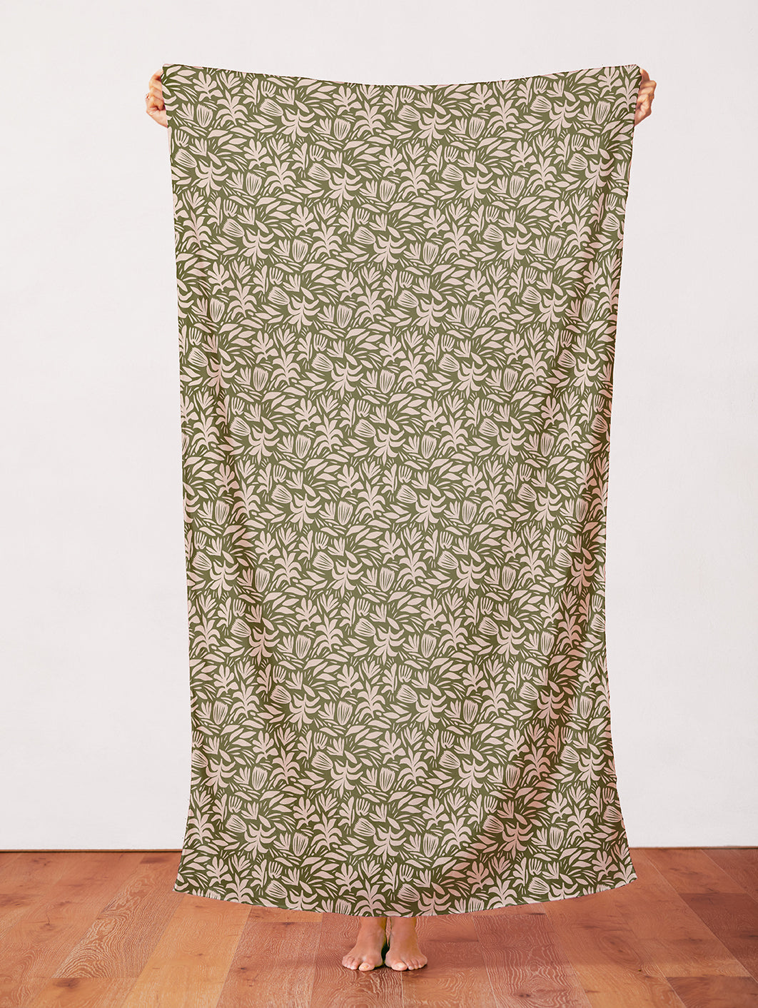 Shape Toss - White on Green