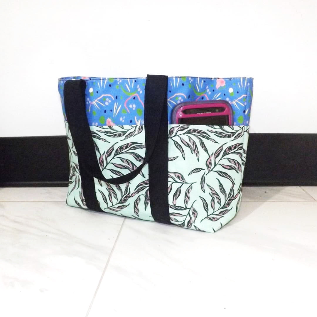 Simple Six-Pocket Bag