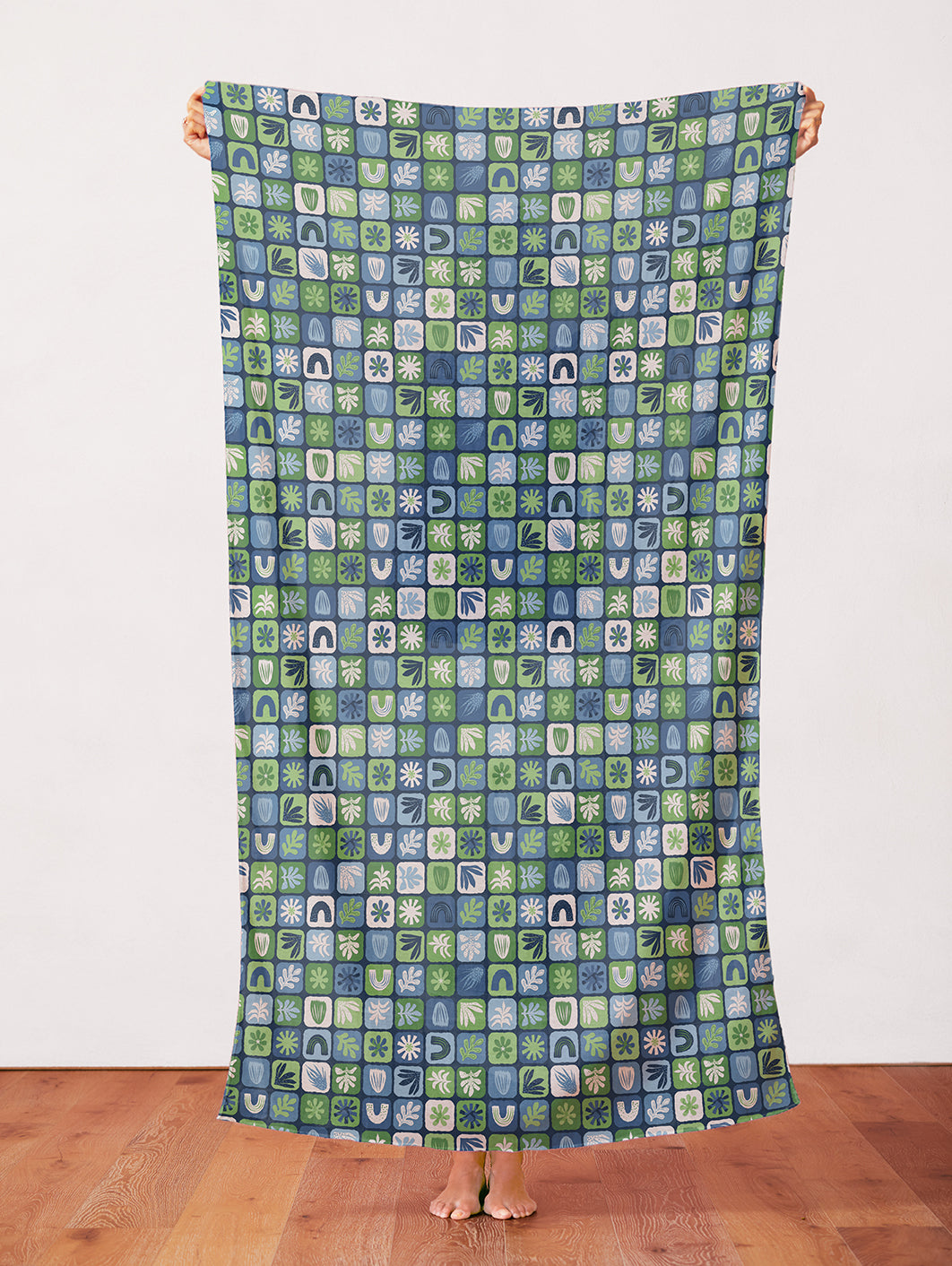 Shape Toss Grid - Blue/Green