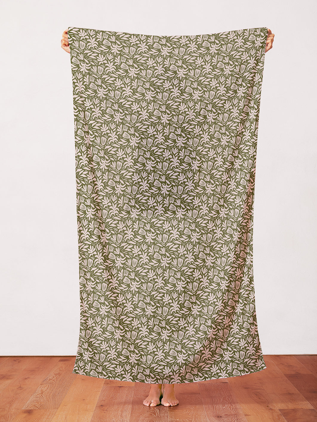 Shape Toss - White on Green