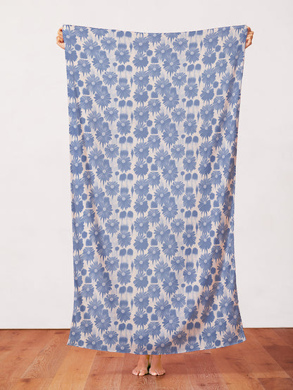 Dripping Daisies - Blue on White