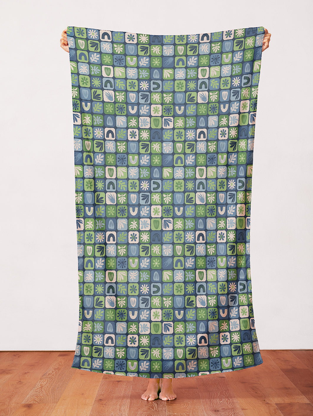 Shape Toss Grid - Blue/Green