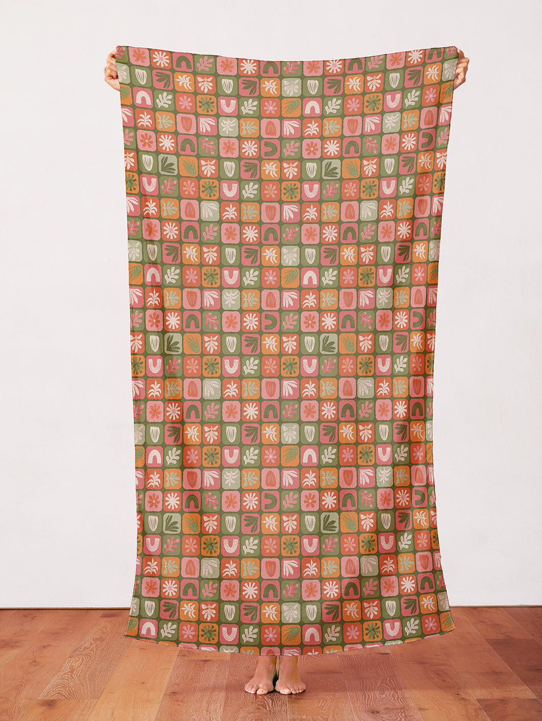 Shape Toss Grid - Green/Pink